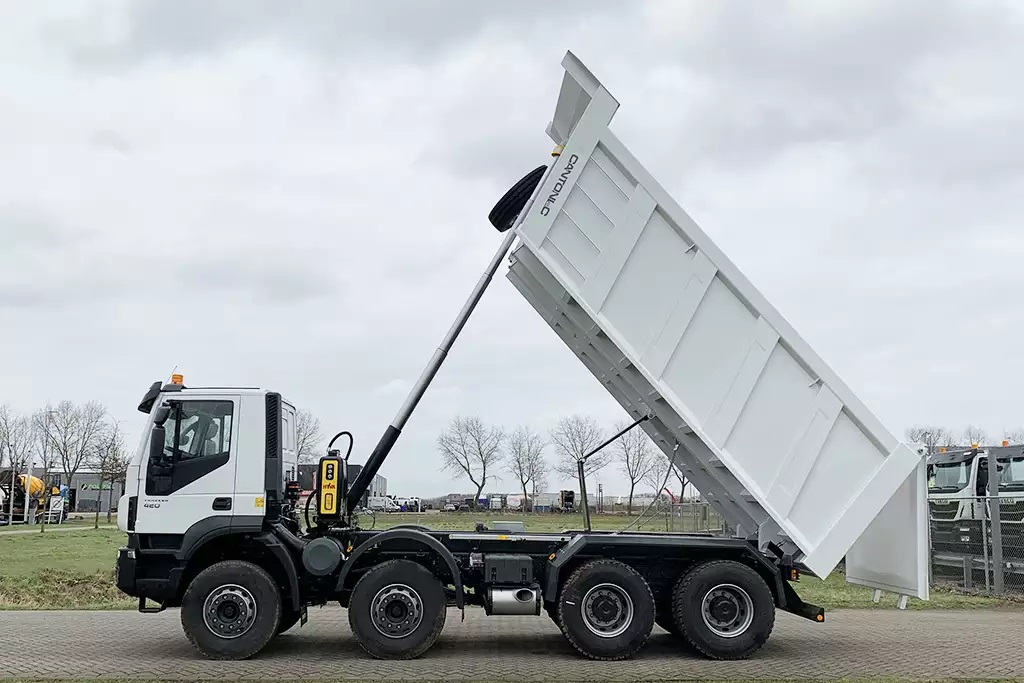 Iveco 8×4 Tipper Truck Pre-owned export 2023 model