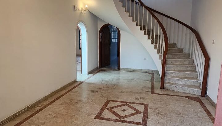 فيلا في جميرا للايجار في دبي 10 دقائق من دبي مول